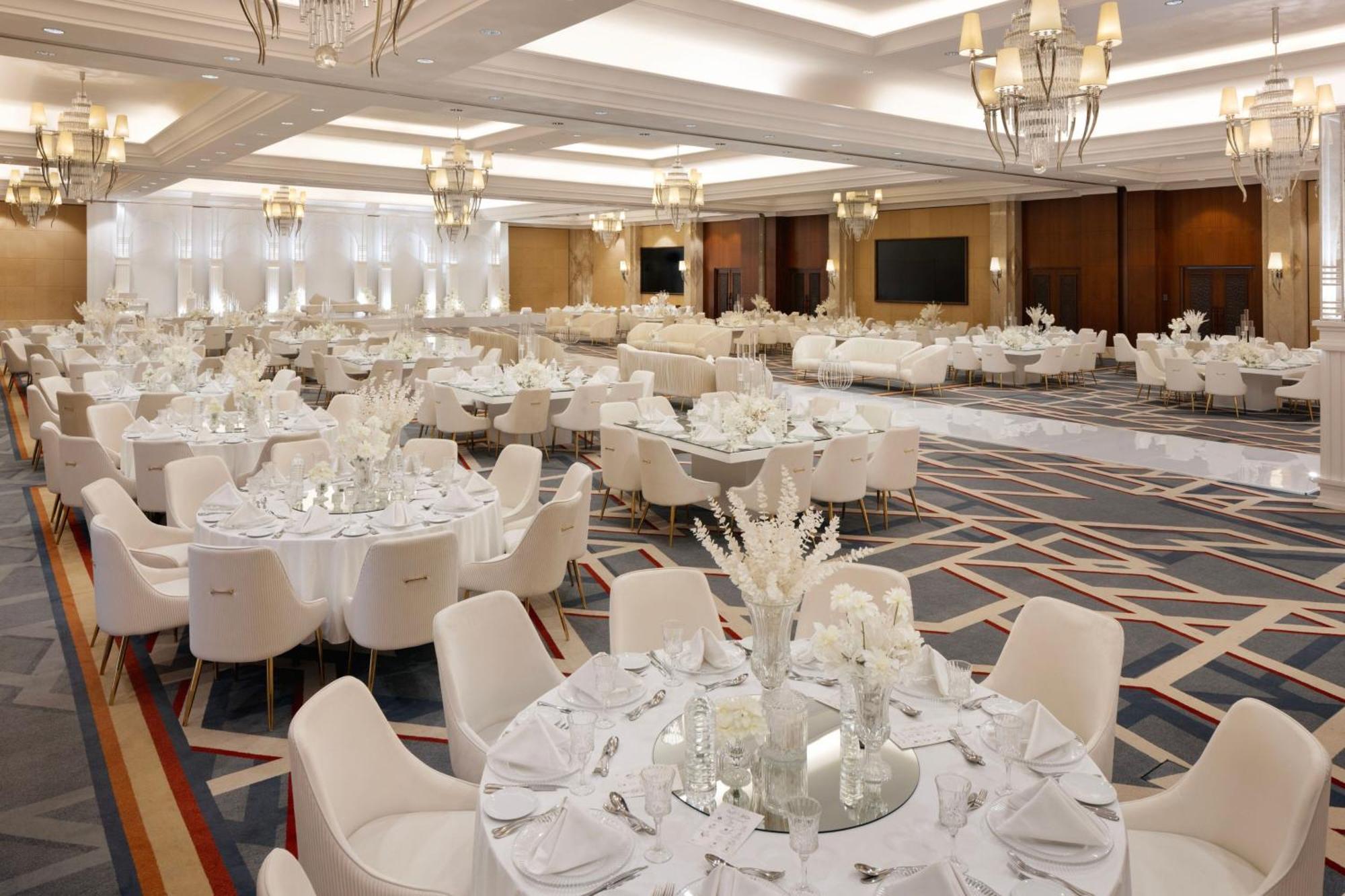 Sheraton Oman Hotel Muscat Eksteriør billede The ballroom