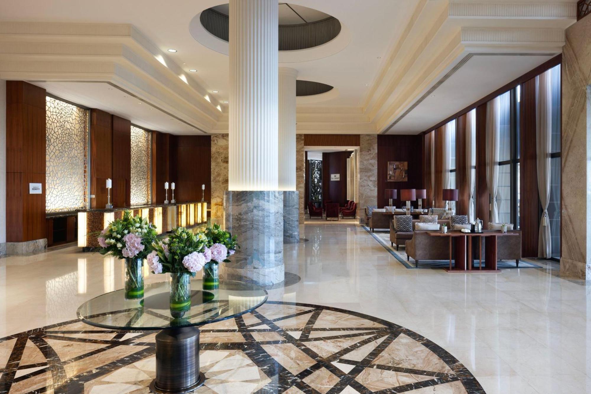 Sheraton Oman Hotel Muscat Eksteriør billede Lobby