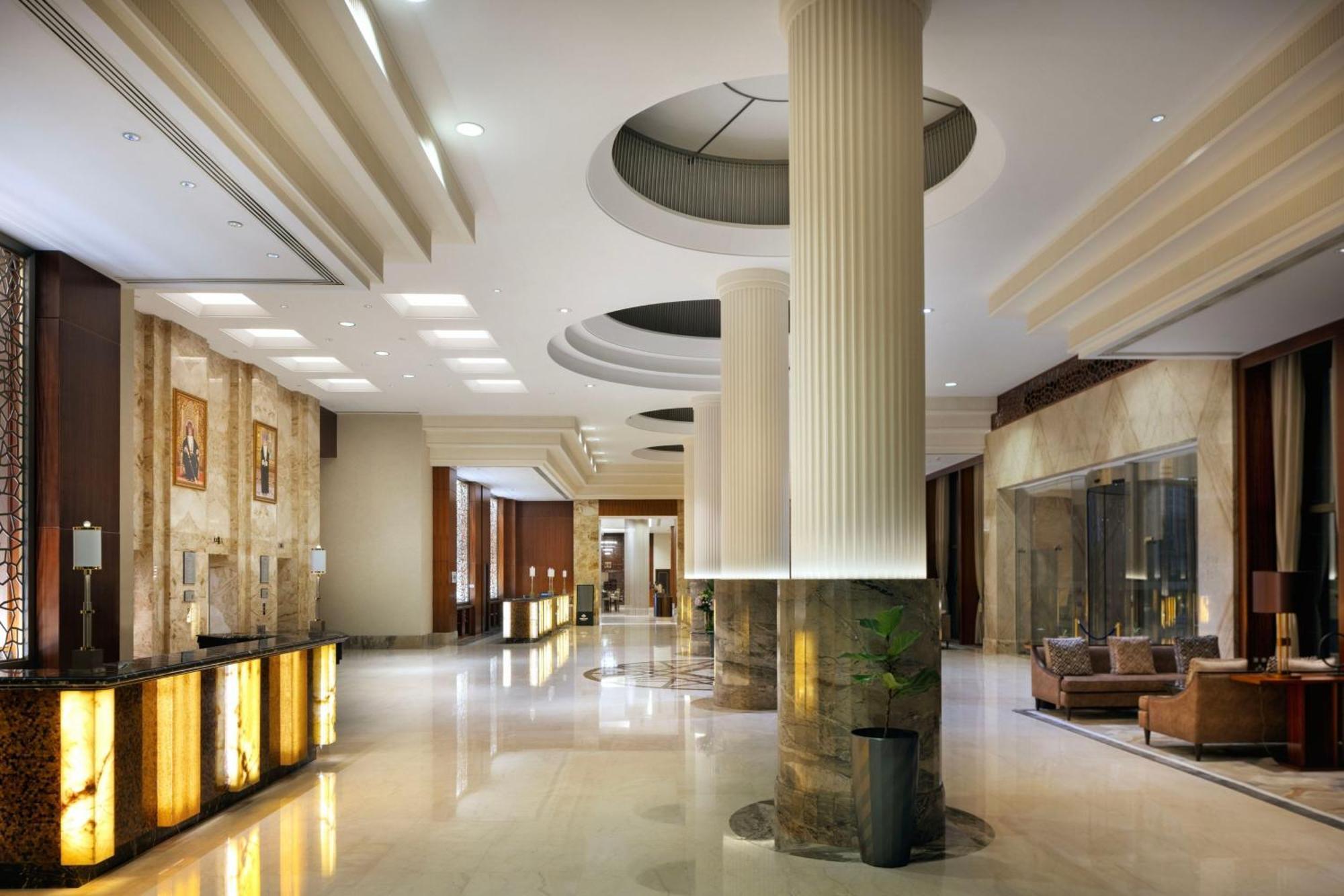 Sheraton Oman Hotel Muscat Eksteriør billede Lobby
