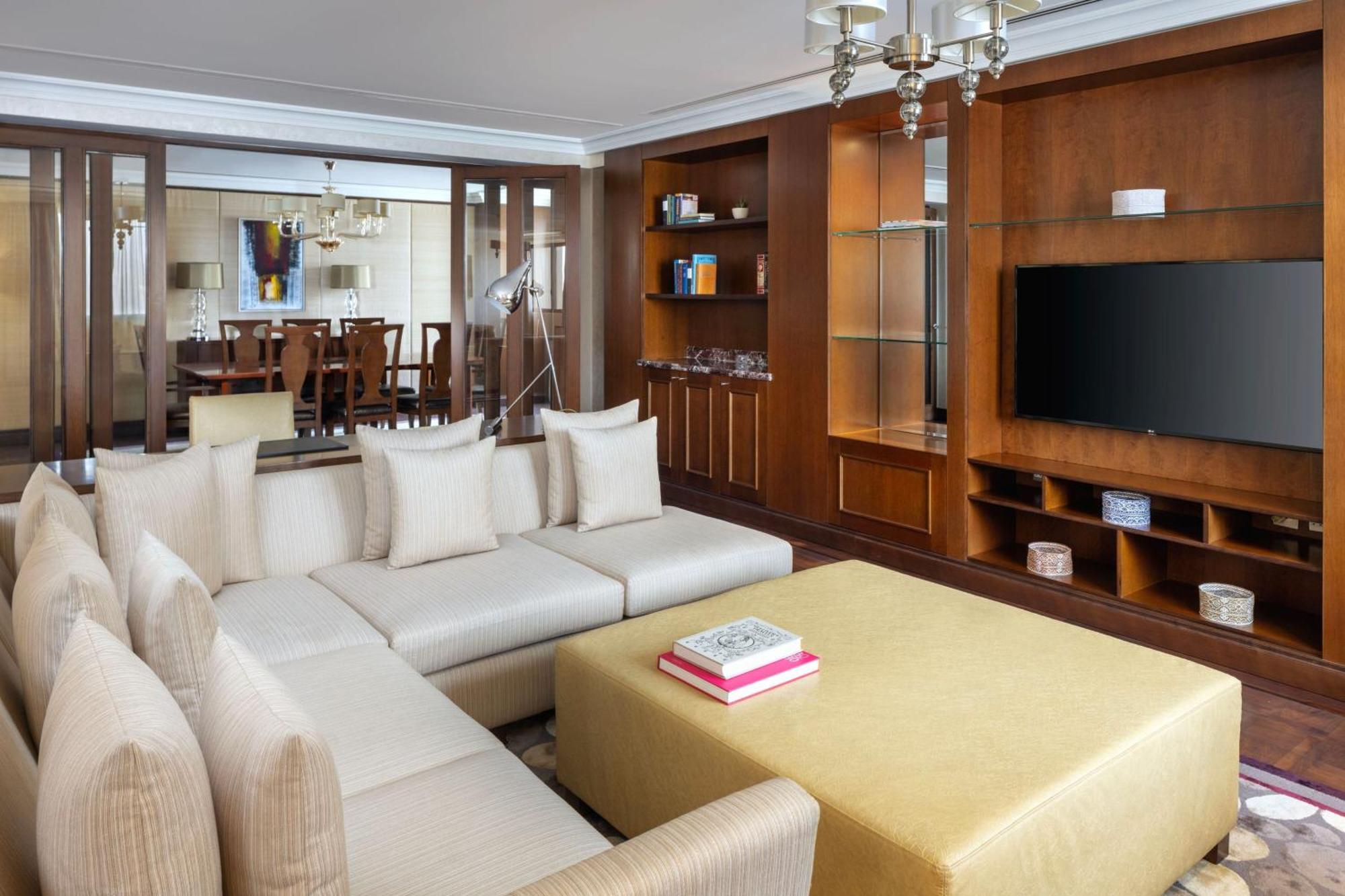 Sheraton Oman Hotel Muscat Eksteriør billede Living room