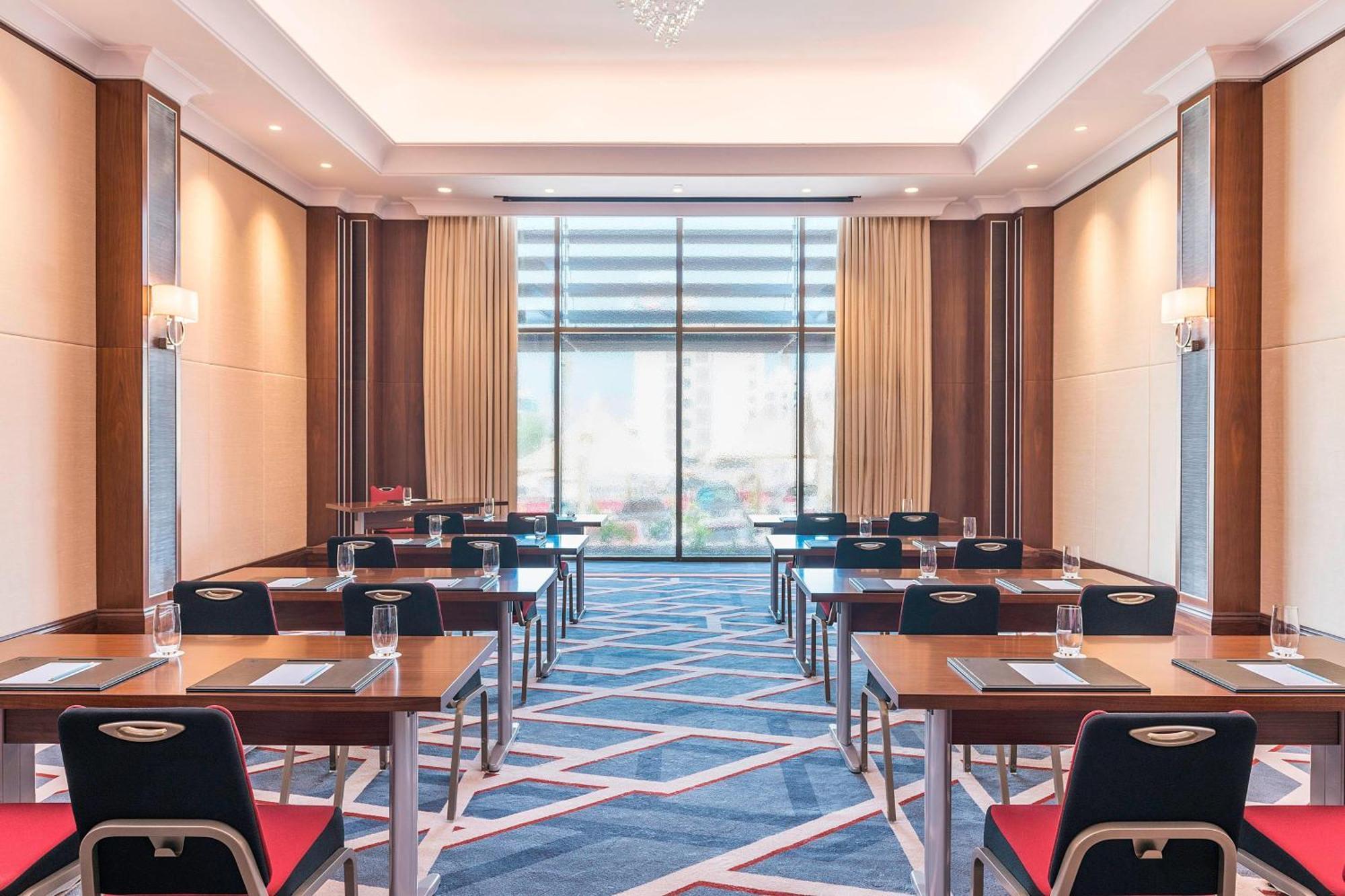 Sheraton Oman Hotel Muscat Eksteriør billede Meeting room