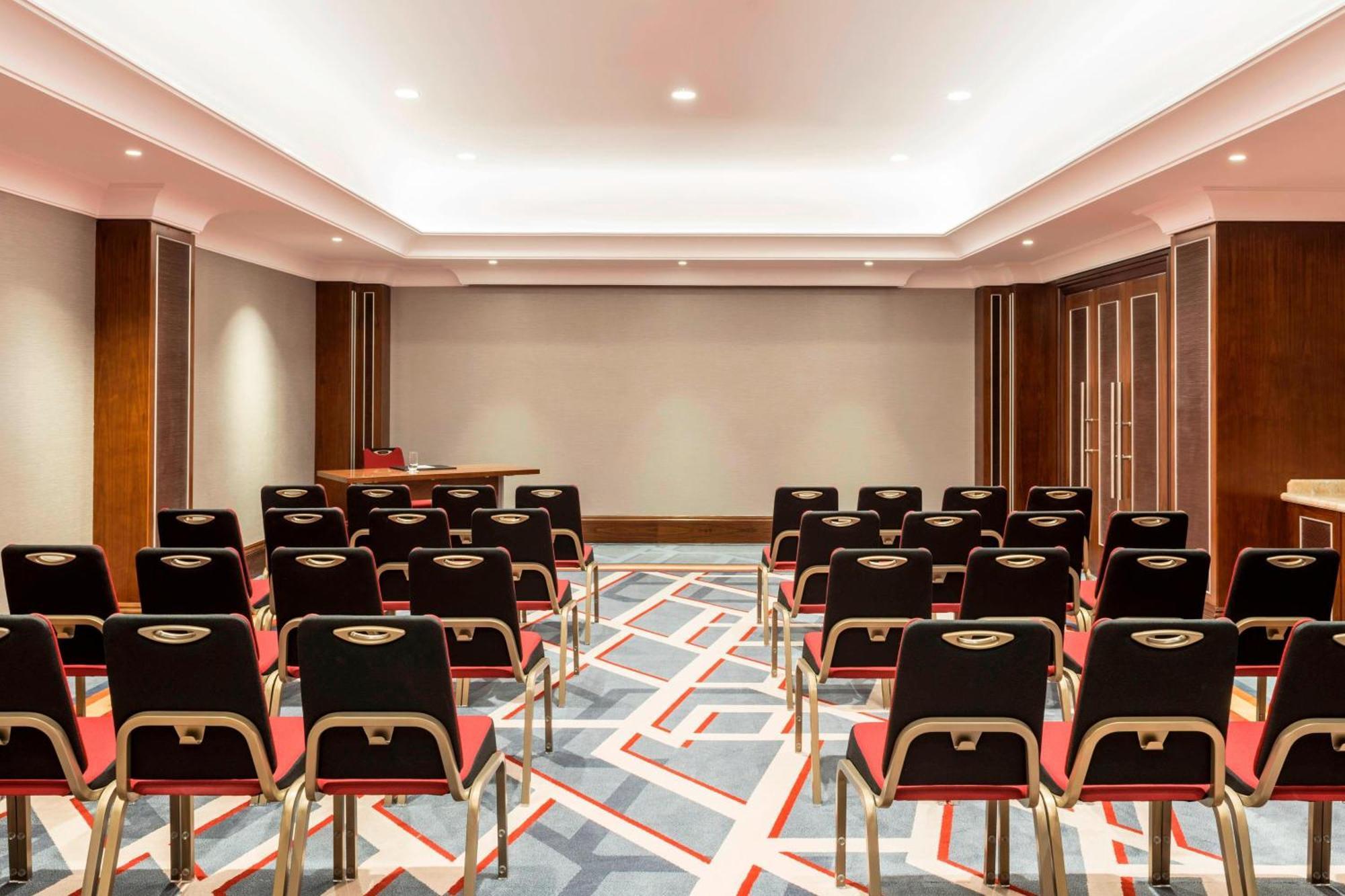 Sheraton Oman Hotel Muscat Eksteriør billede Meeting room