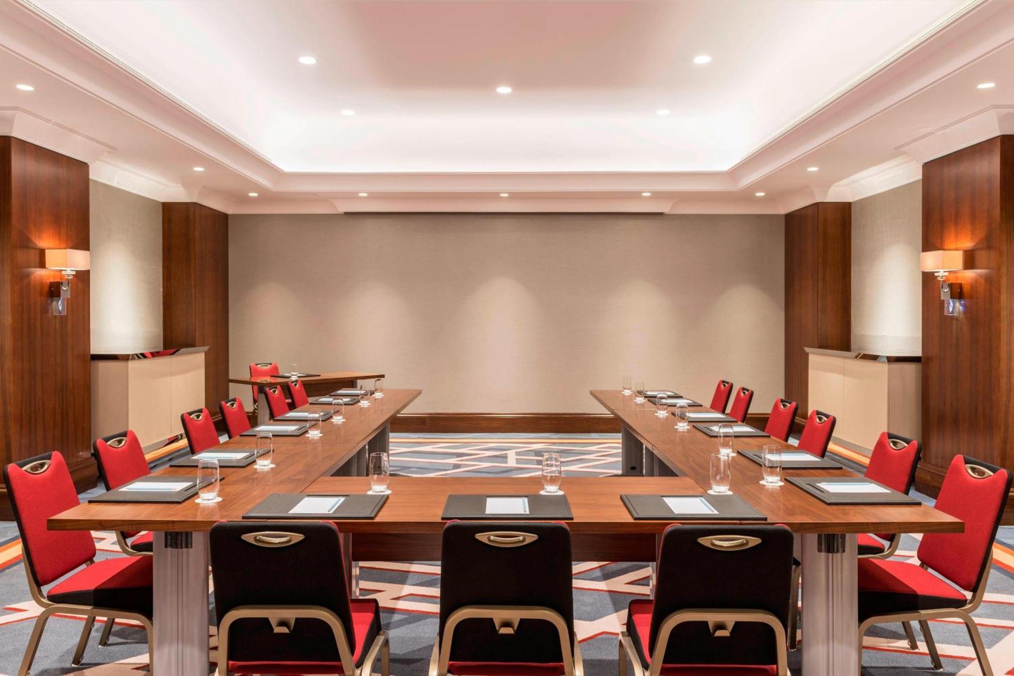 Sheraton Oman Hotel Muscat Eksteriør billede Meeting room